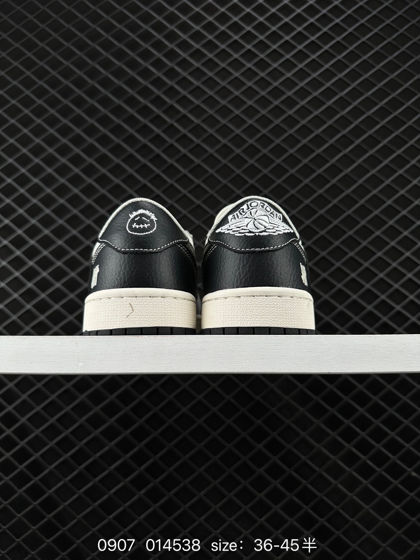 Travis Scott x Air Jordan 1 ” Reverse Mocha “